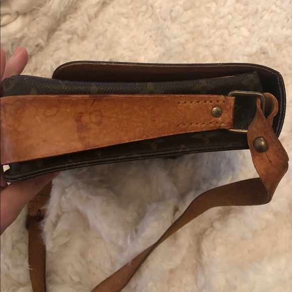 Louis Vuitton crossbody - Picture 8 of 11